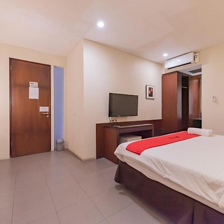 RedDoorz Plus @ Cipaganti Street 3 Bandung Esterno foto