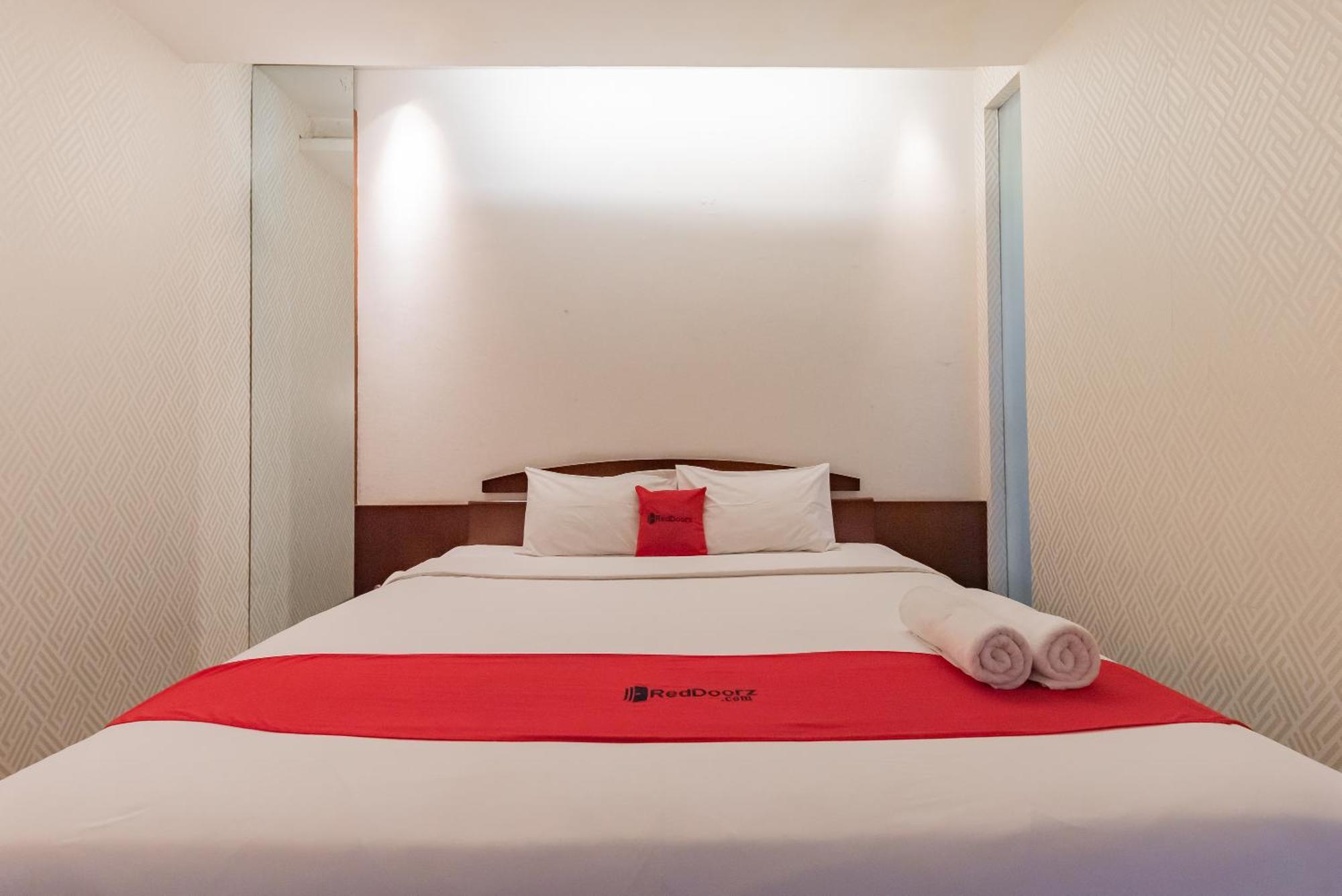 RedDoorz Plus @ Cipaganti Street 3 Bandung Esterno foto