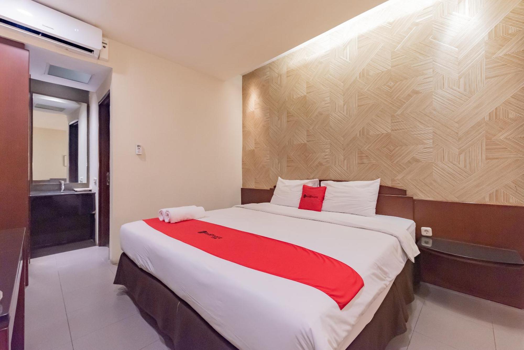 RedDoorz Plus @ Cipaganti Street 3 Bandung Esterno foto