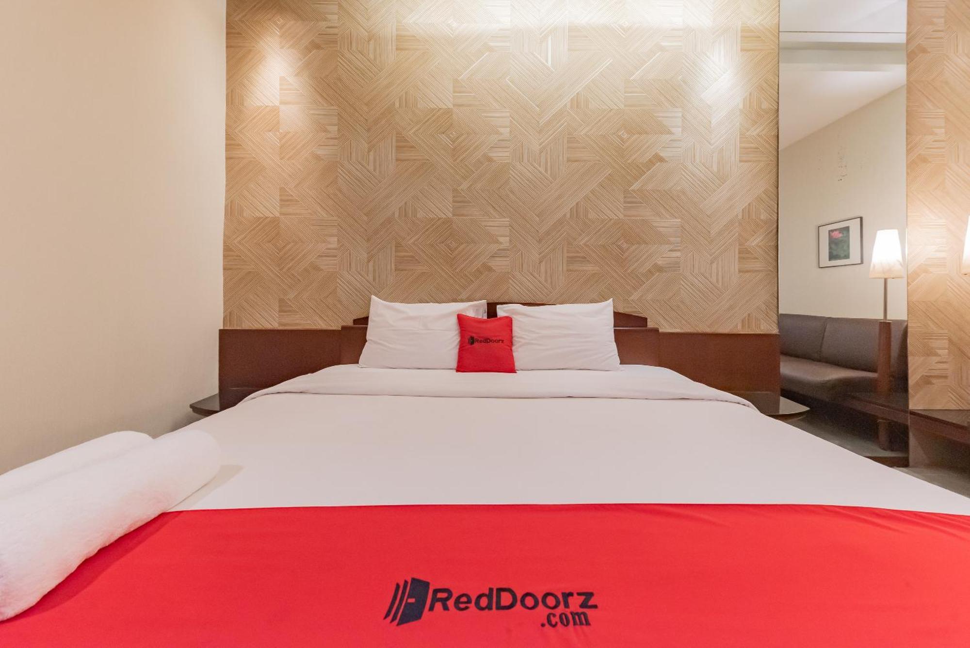 RedDoorz Plus @ Cipaganti Street 3 Bandung Esterno foto